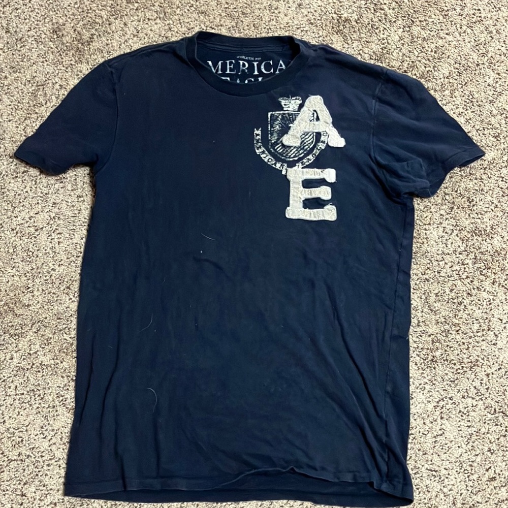American Eagle t shirt